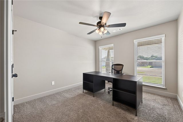 5901 NW Reynolds Street, Bentonville, AR 72713