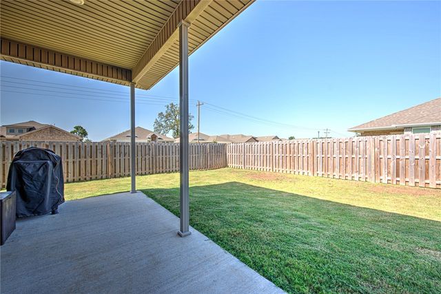 5901 NW Reynolds Street, Bentonville, AR 72713