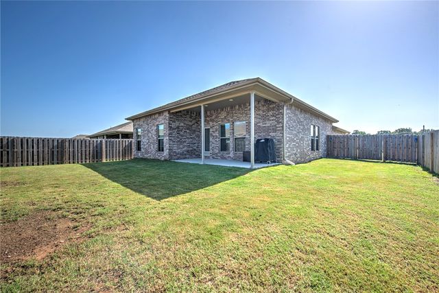 5901 NW Reynolds Street, Bentonville, AR 72713