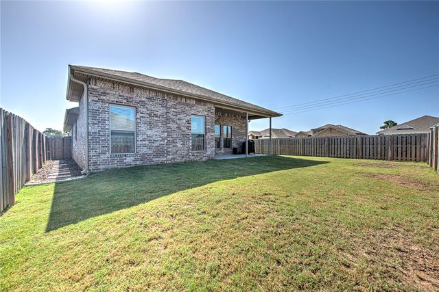 5901 NW Reynolds Street, Bentonville, AR 72713
