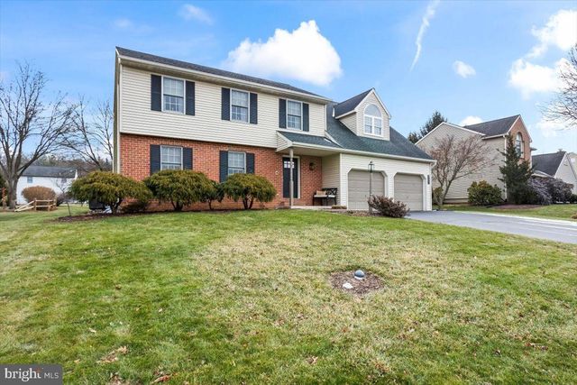 909 LINDSAY LN, Lancaster, PA 17601