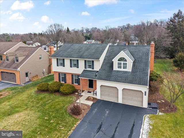 909 LINDSAY LN, Lancaster, PA 17601