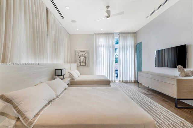 271 N Hibiscus Dr, Miami Beach, FL 33139