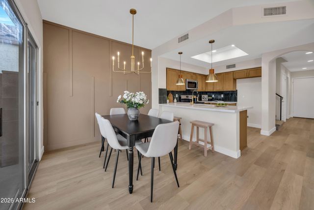 3573 W WHISPERING WIND Drive, Glendale, AZ 85310