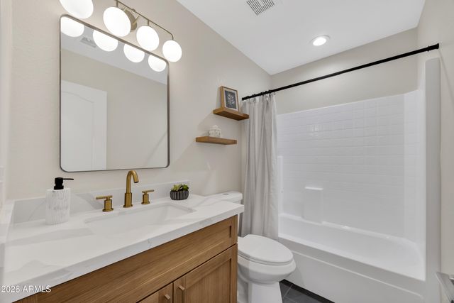 3573 W WHISPERING WIND Drive, Glendale, AZ 85310