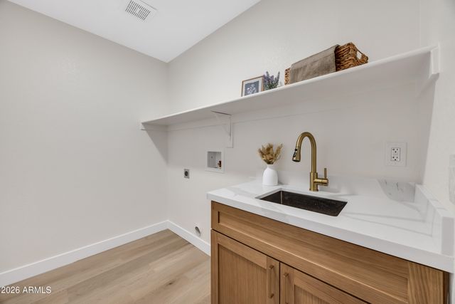 3573 W WHISPERING WIND Drive, Glendale, AZ 85310