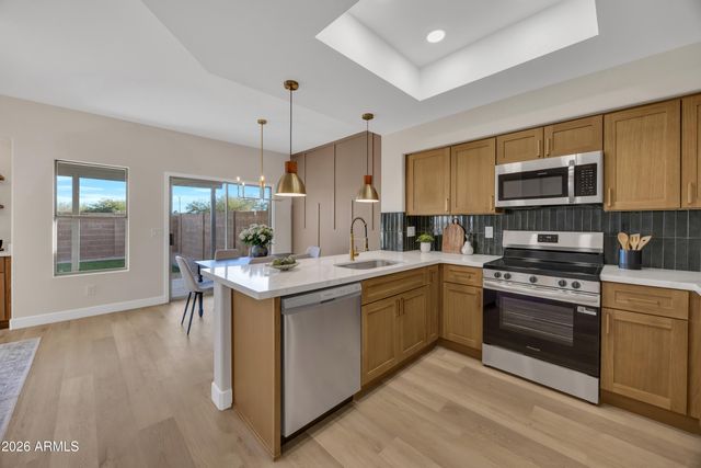 3573 W WHISPERING WIND Drive, Glendale, AZ 85310