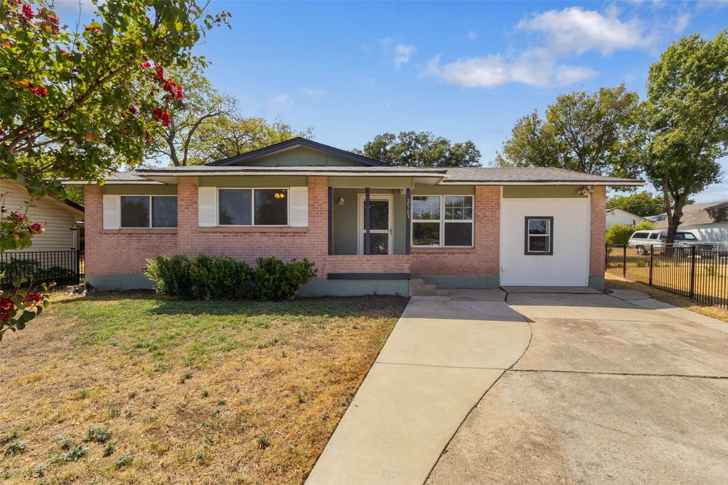 2563 Wood Valley Drive, Dallas, TX 75211 — exterior
