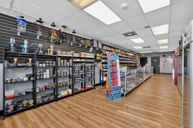 Smoke Shop for Sale in Coral Gables, Coral Gables, FL 33134