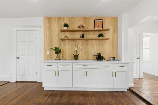 9 Robbins St, Waltham, MA 02453