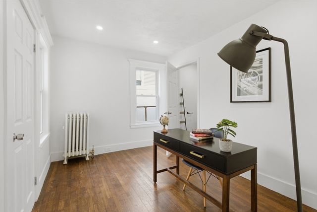 9 Robbins St, Waltham, MA 02453