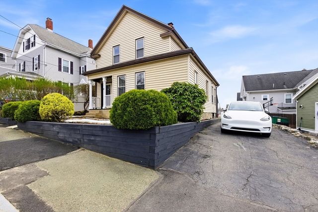 9 Robbins St, Waltham, MA 02453