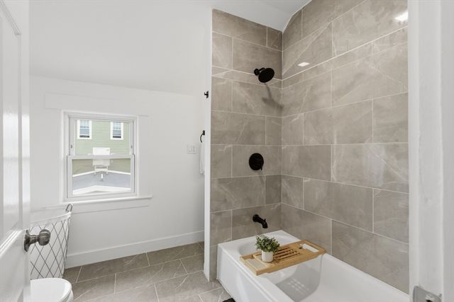 9 Robbins St, Waltham, MA 02453