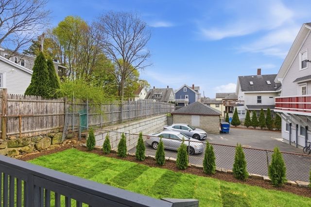 9 Robbins St, Waltham, MA 02453