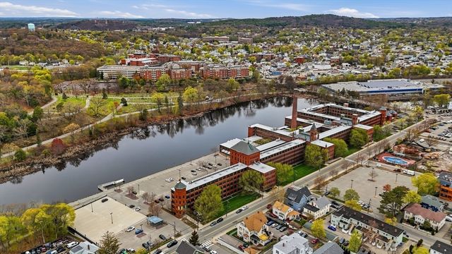 9 Robbins St, Waltham, MA 02453