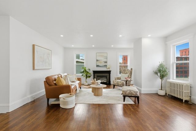 9 Robbins St, Waltham, MA 02453