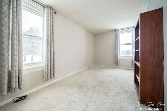 107 N Hawley Highway, Saranac, MI 48881