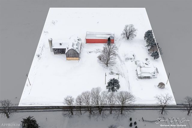 107 N Hawley Highway, Saranac, MI 48881