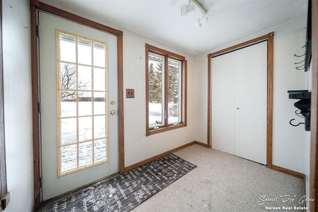 107 N Hawley Highway, Saranac, MI 48881