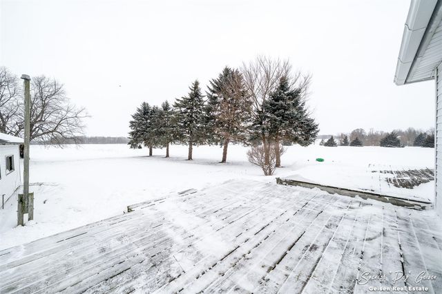 107 N Hawley Highway, Saranac, MI 48881