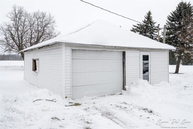 107 N Hawley Highway, Saranac, MI 48881