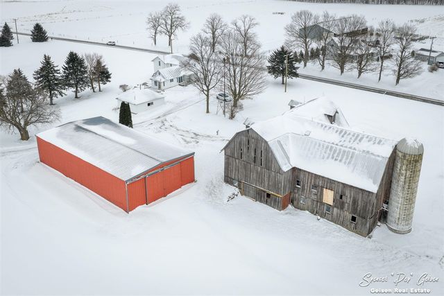 107 N Hawley Highway, Saranac, MI 48881