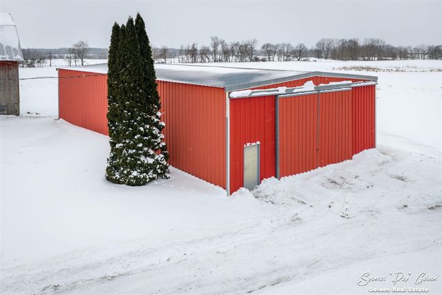 107 N Hawley Highway, Saranac, MI 48881