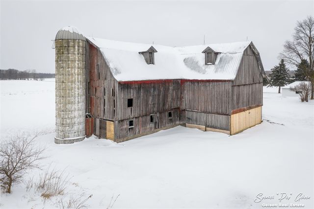 107 N Hawley Highway, Saranac, MI 48881