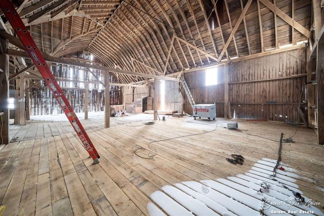 107 N Hawley Highway, Saranac, MI 48881