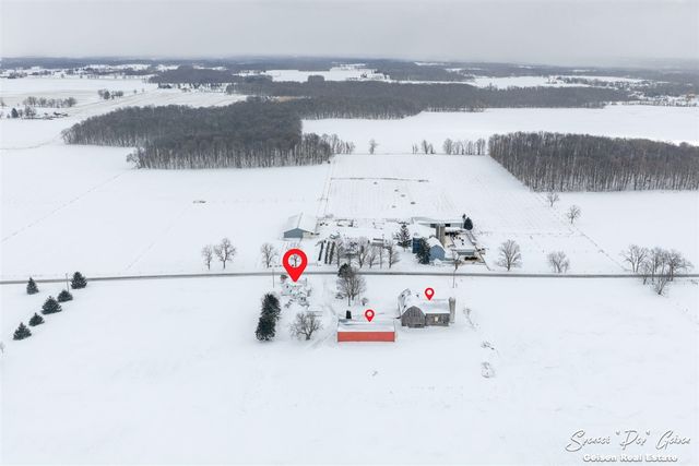 107 N Hawley Highway, Saranac, MI 48881