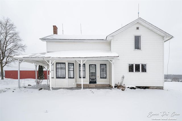 107 N Hawley Highway, Saranac, MI 48881