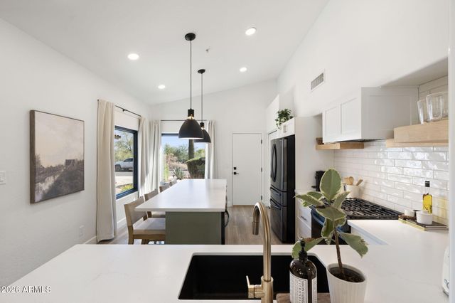10272 E MALLOW Circle, Scottsdale, AZ 85255