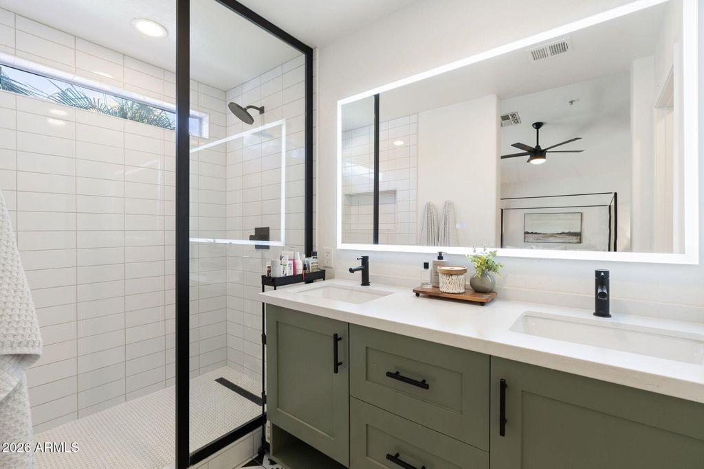 Image 28 of property listing at 10272 E MALLOW Circle, Scottsdale, AZ 85255