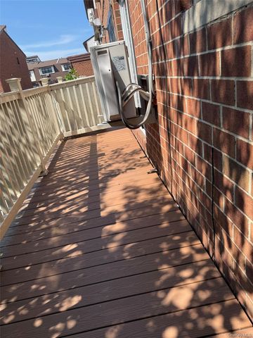 316 121st Street 72A, College Point, NY 11356