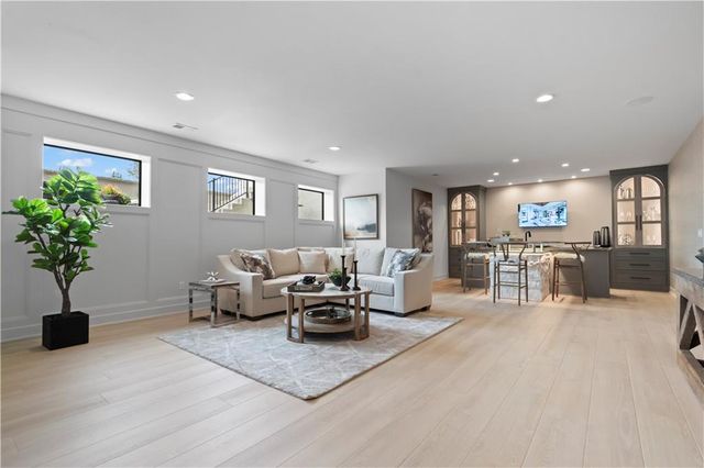 4506 W 136th Terrace, Leawood, KS 66224