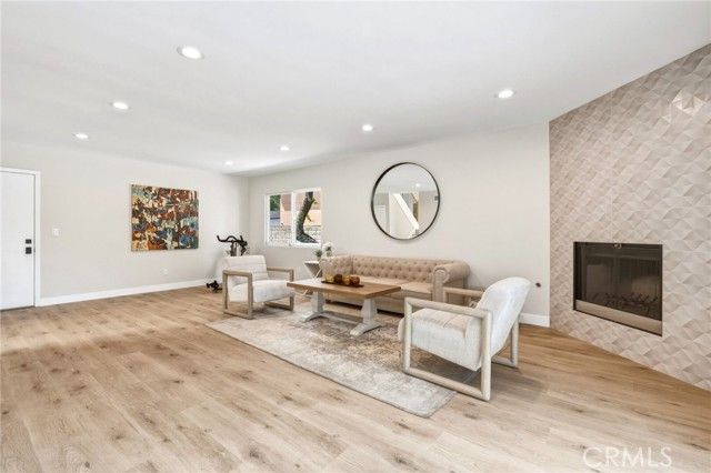 4012 Ellenita, Tarzana (los Angeles), CA 91356