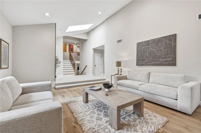 4012 Ellenita, Tarzana (los Angeles), CA 91356
