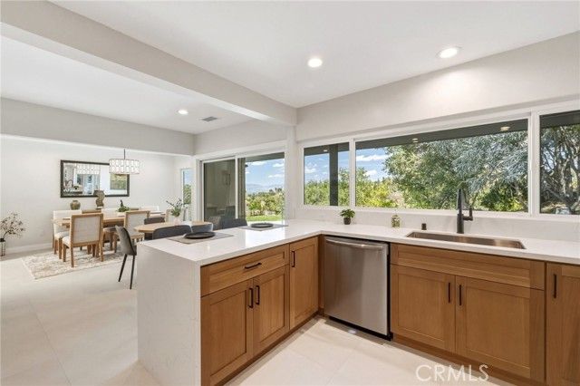 4012 Ellenita, Tarzana (los Angeles), CA 91356