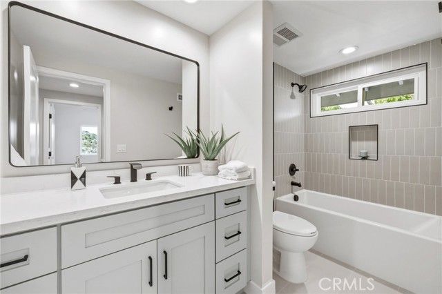 4012 Ellenita, Tarzana (los Angeles), CA 91356