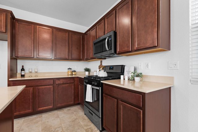 8838 Ariston Ln, Elk Grove, CA 95758