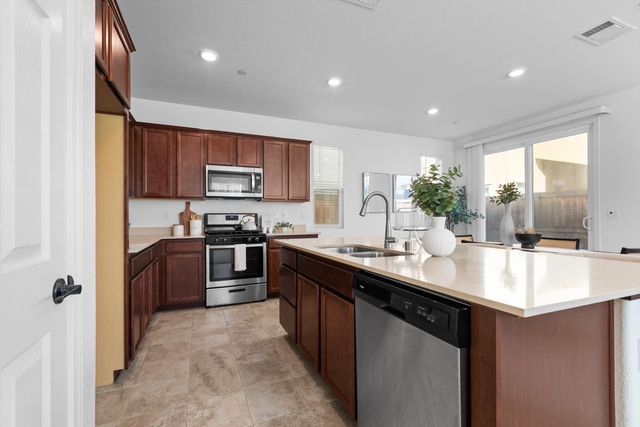 8838 Ariston Ln, Elk Grove, CA 95758