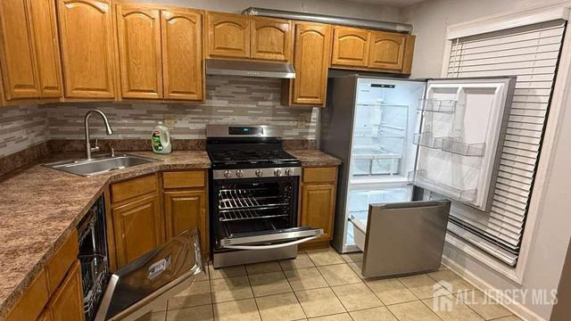 455 Harwick Court, Piscataway, NJ 08854