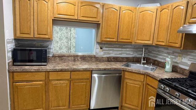 455 Harwick Court, Piscataway, NJ 08854