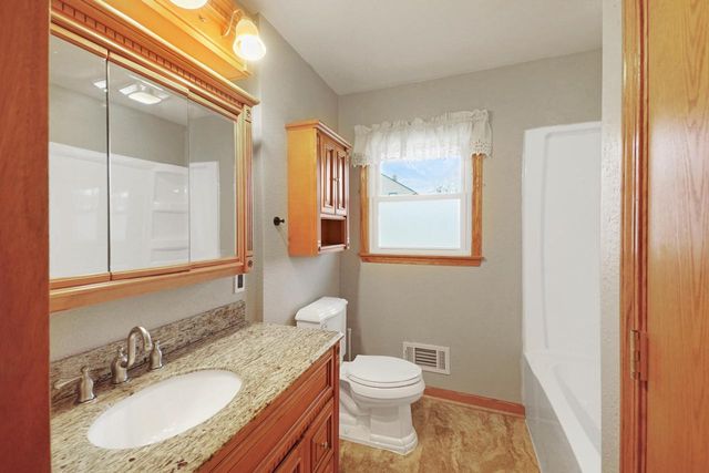 5875 S Quality AVENUE, Cudahy, WI 53110