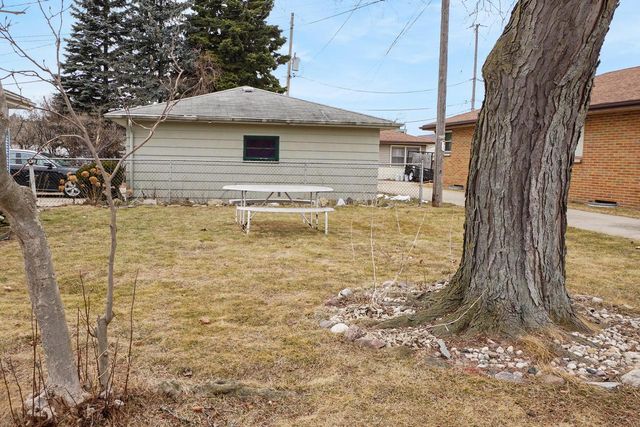 5875 S Quality AVENUE, Cudahy, WI 53110