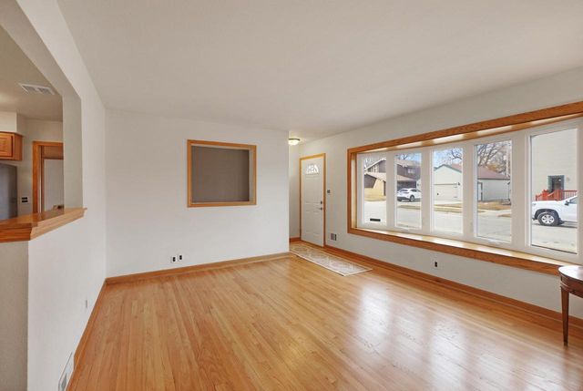 5875 S Quality AVENUE, Cudahy, WI 53110