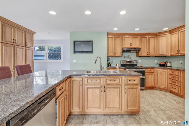 5 Charlton Street, Stratford, CT 06614