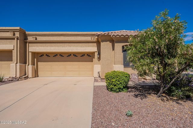 472 W Knotwood Street, Green Valley, AZ 85614