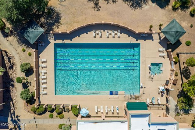 472 W Knotwood Street, Green Valley, AZ 85614