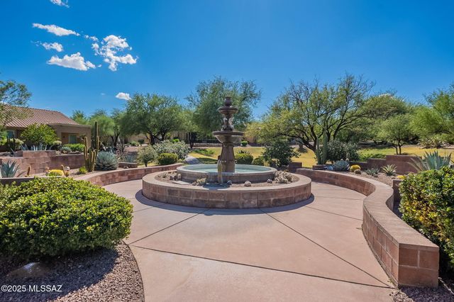 472 W Knotwood Street, Green Valley, AZ 85614